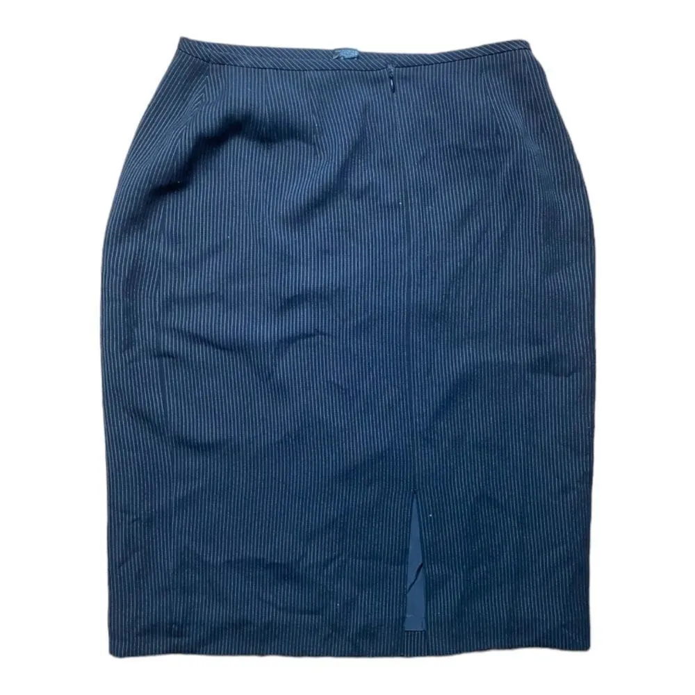 Tahari SZ 8 black pinstriped blazer / suit jacket with matching skirt - Image 4