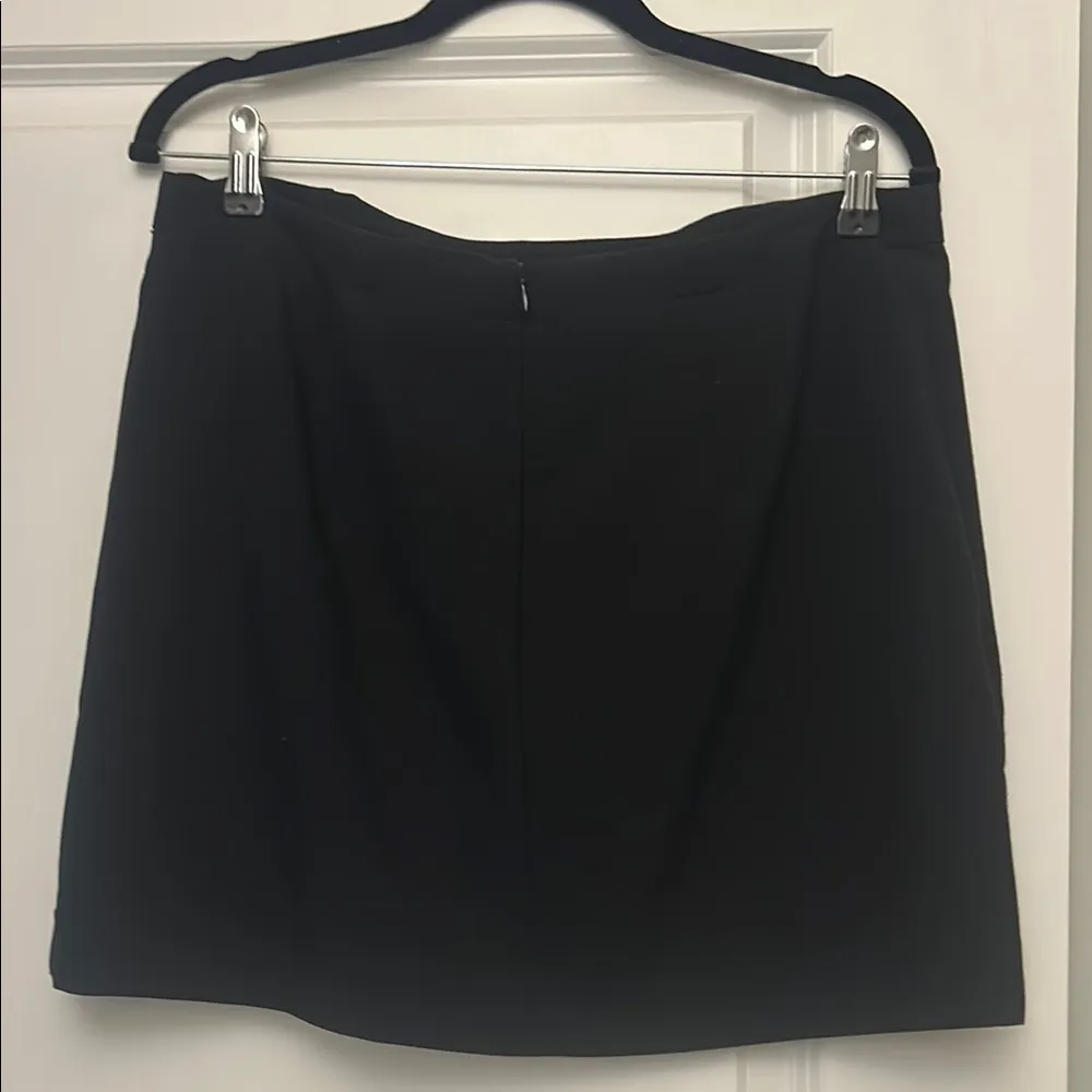 H&M Elegant Black A-Line Skirt - Image 2