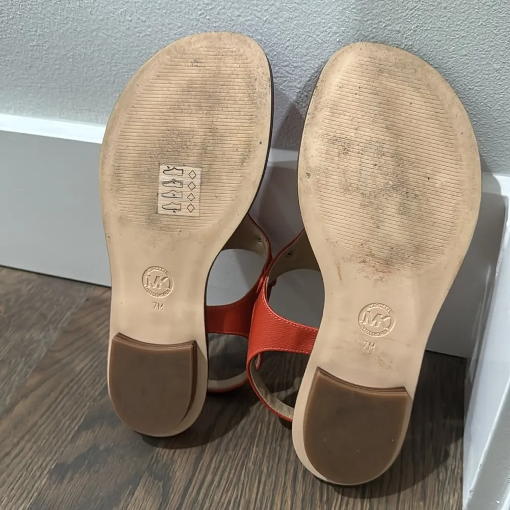 Michael Kors Women's Mk Plate Thong Flat Sandal sandles deep orange size 7 - Image 7
