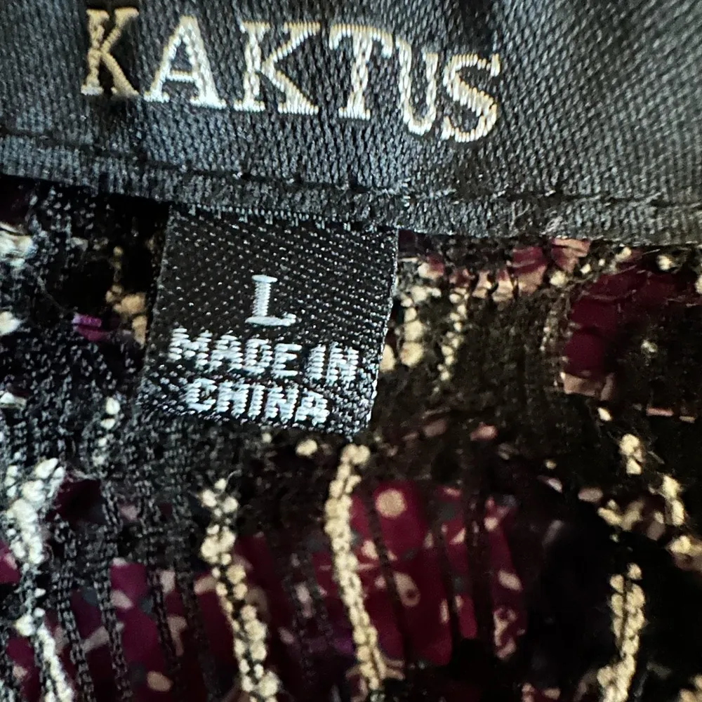 Kaktus Crochet Knit Black White Asymmetrical Button Up Cardigan Vest Large - Image 9