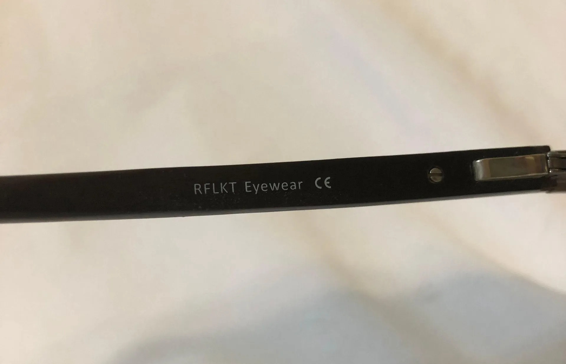 Blue Light Filter Glasses RFLKT Eyezen - Image 4