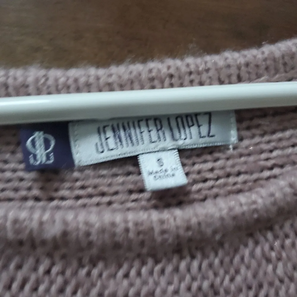 Pale Violet short sleeves sweater size small by Jennifer Lopez - Image 3