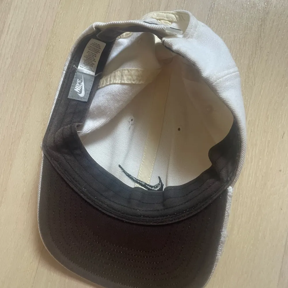 Nike Off-White Cap with Black Logo - Image 2