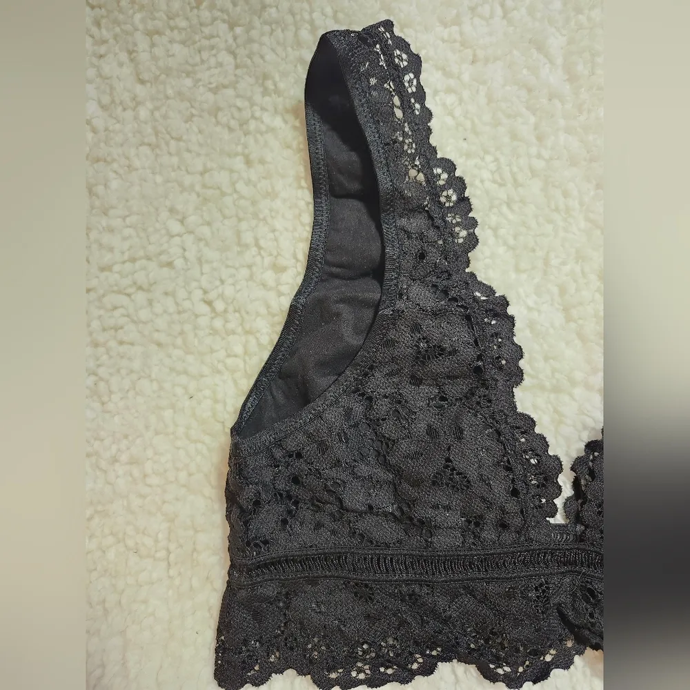 Victoria Secret Body Black Crochet Lace unlined Wireless Bralette Size Small - Image 6