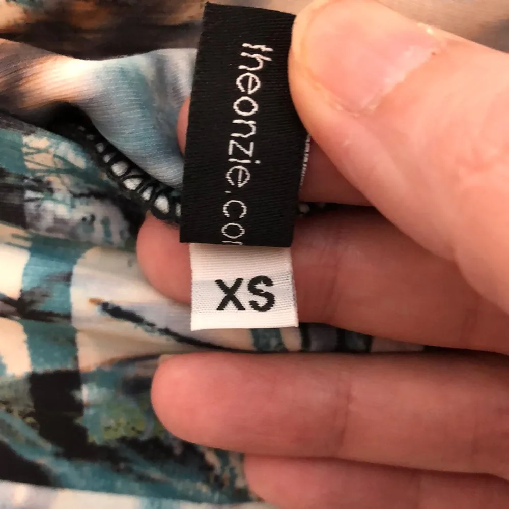 Onzie Tree Nature Pattern Cropped Legging XS - Image 4