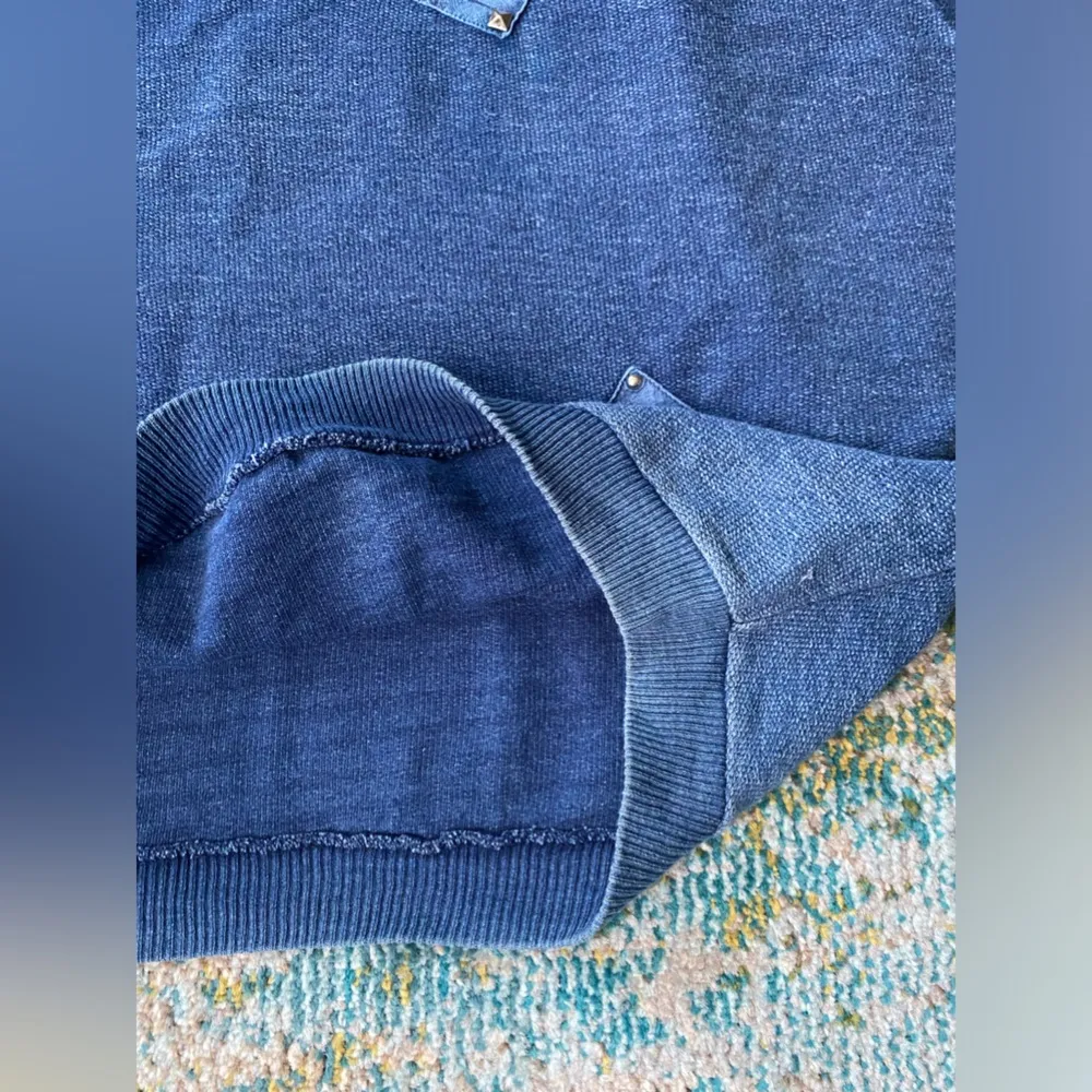 Vintage 80/90s Area Code oversized leather stud patch top, size large - Image 2