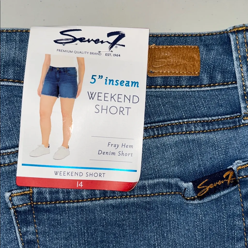 Seven7 NWT Size 14 Florence Blue Denim 5” Inseam Fray Hem Weekend Jean Shorts - Image 4