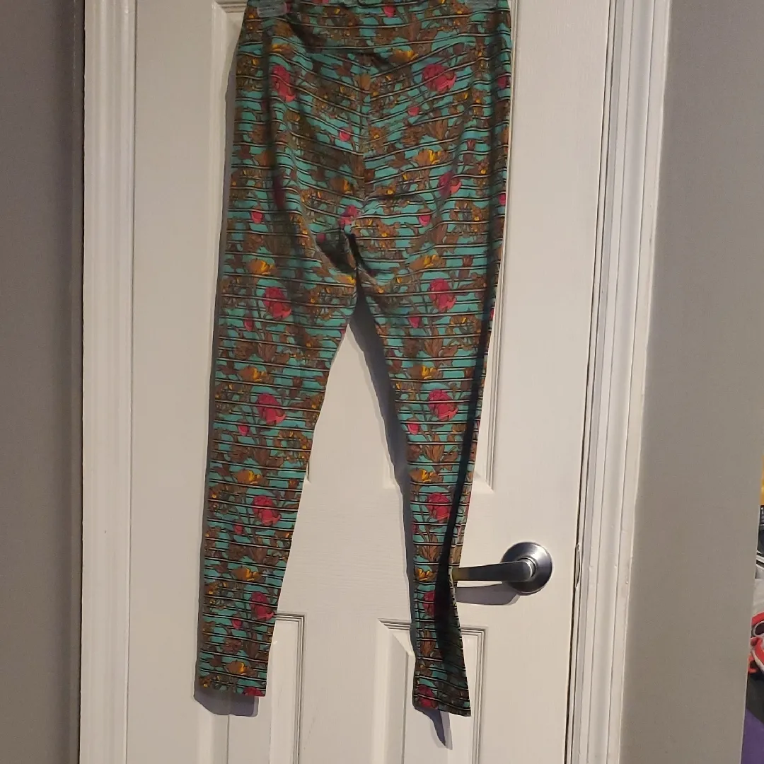 LuLaRoe Women's Leggings with Teal, Pink, and Orange Pattern - Image 4