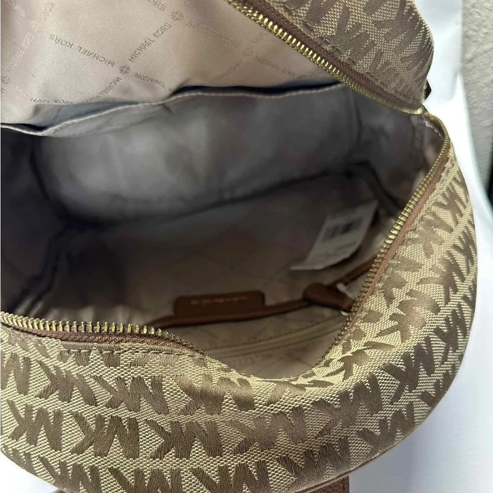 Michael Kors  Brown Backpack Abbey - Image 7