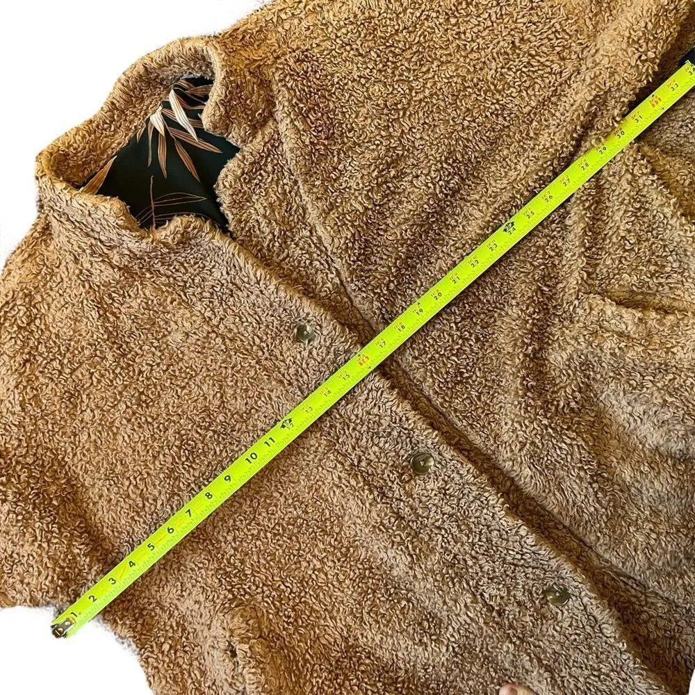 Sseko Designs Noonday Collection Reversible Sherpa Coat, Beige and Bwindi Tan Size L - Image 10