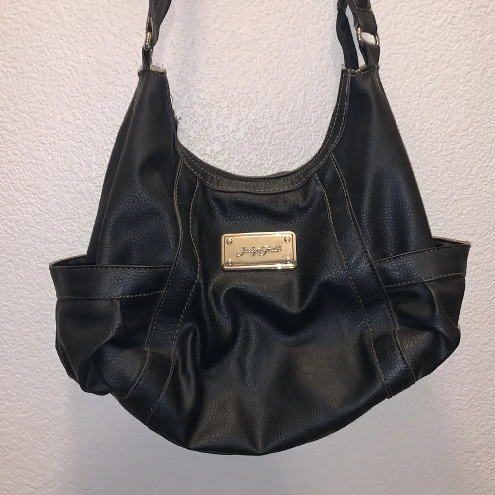 Jaclyn Smith black twisted strap shoulder bag - Image 2