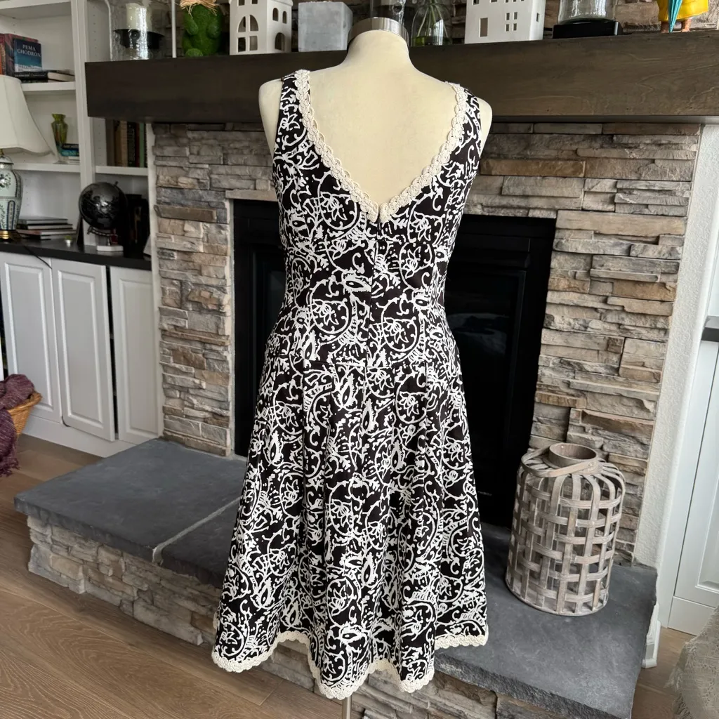 Suzi Chin for Maggy Boutique Cream and Brown A - Image 3