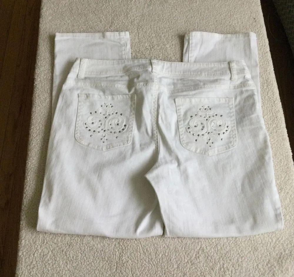 White Jeans Bedazzled Embellished Embroidered Pockets - Sz 2 Short - Image 4