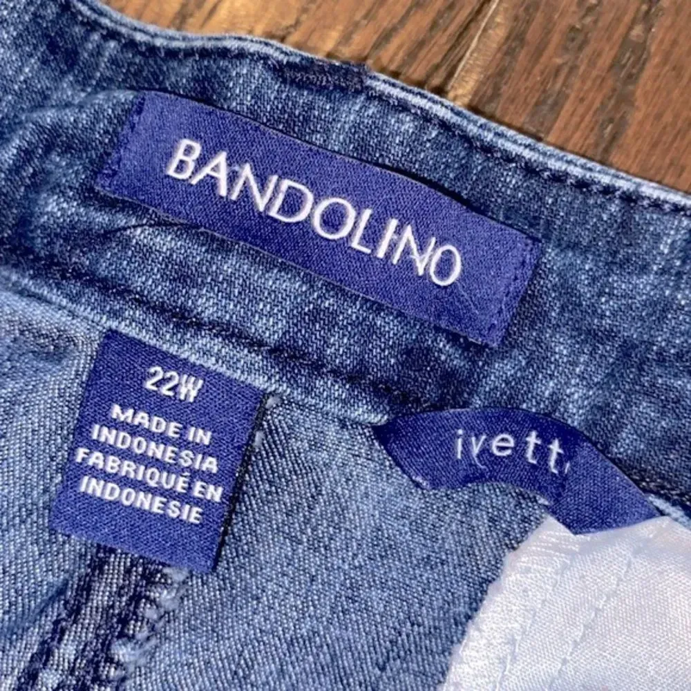 Bandolino jean shorts size 22 - Image 5