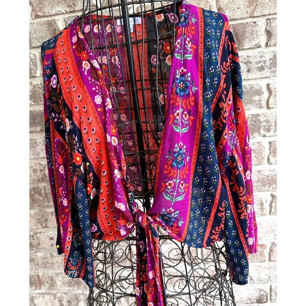 Patrons Of Peace Cropped Kimono Top Small  FLoral Front Ties Flare Sleev… - Image 2