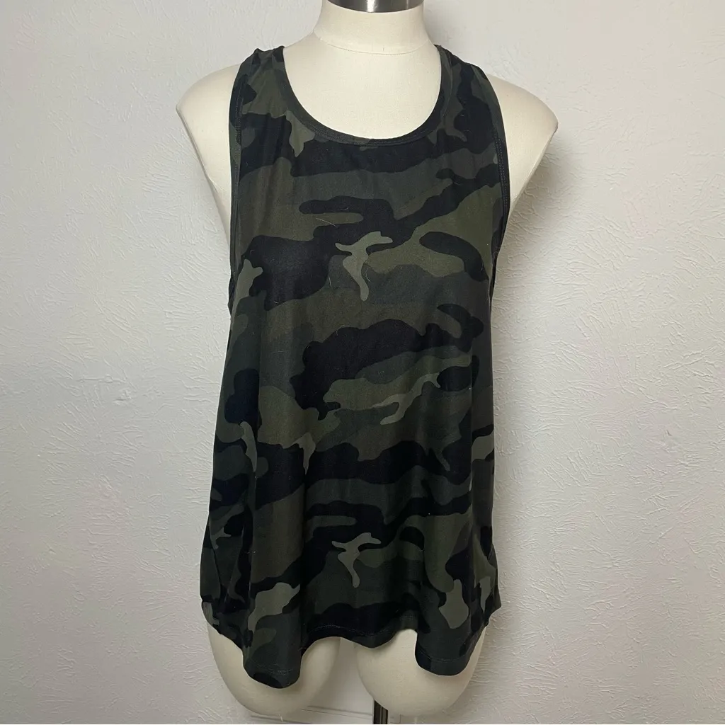 Old Navy Active Breathe ON Camo Racerback‎ Tank Top | Size Medium - Image 2