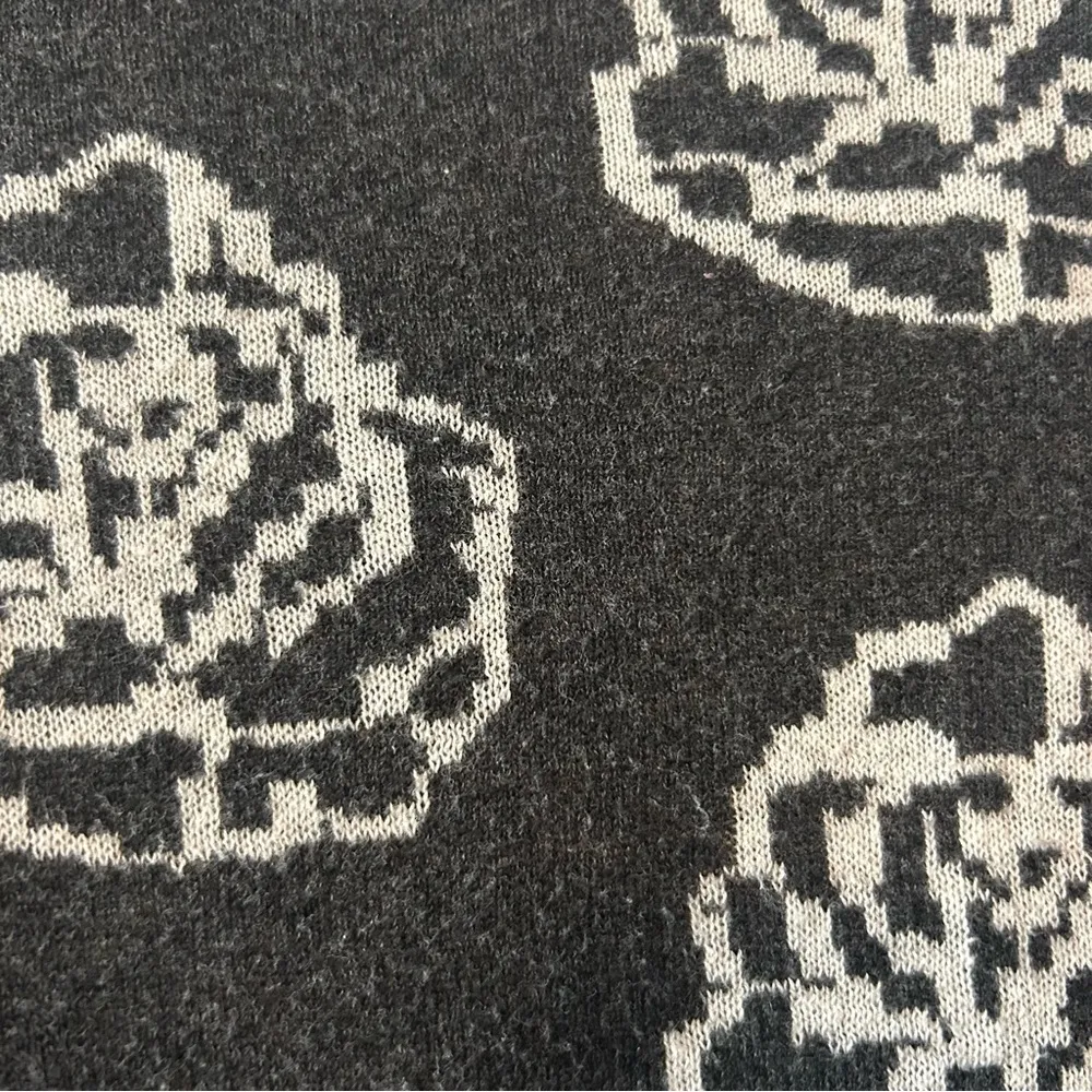 Ann Taylor LOFT dark gray and white rose print crewneck cardigan sweater small - Image 15