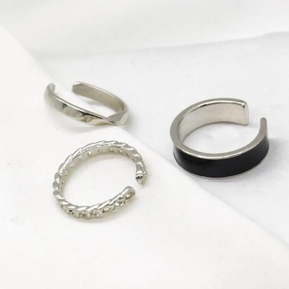 Minimalist Stacking Rings Silver - Image 4