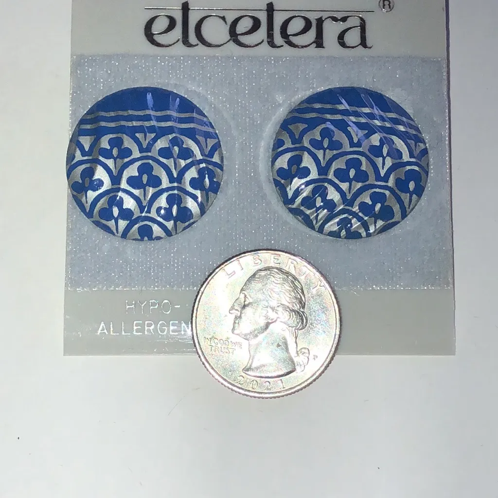 Etcetera Vintage Blue Metal Floral Round Retro Boho Patterned Earrings - Image 3