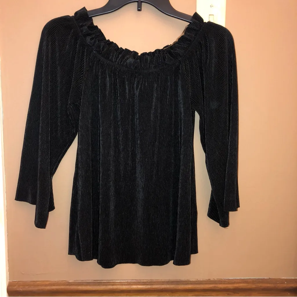 J.O.A Crinkle Ribbed Off Shoulder Top Black‎ small - Image 2