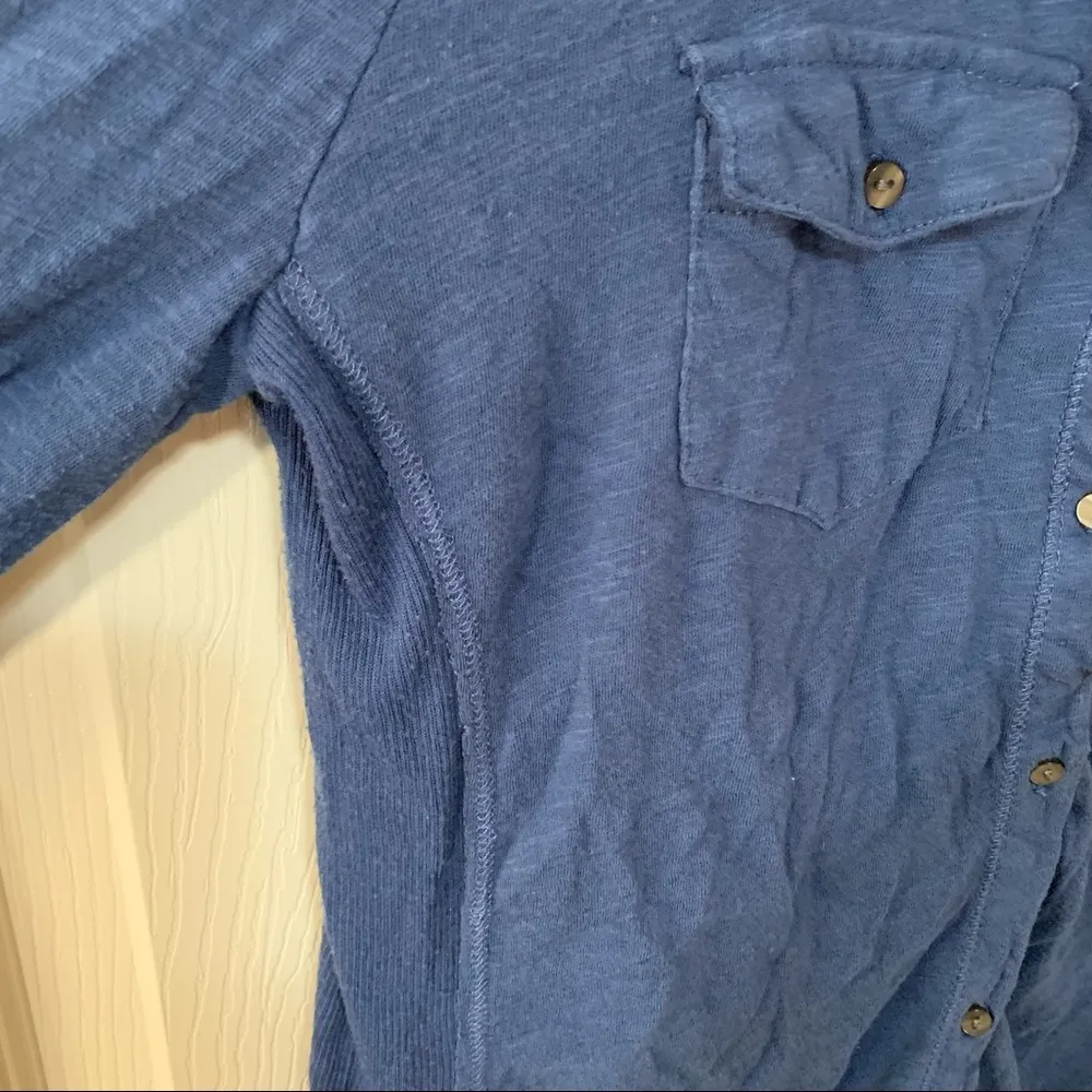 EUC Aeropostale Lightweight Button-up Shirt - Image 3