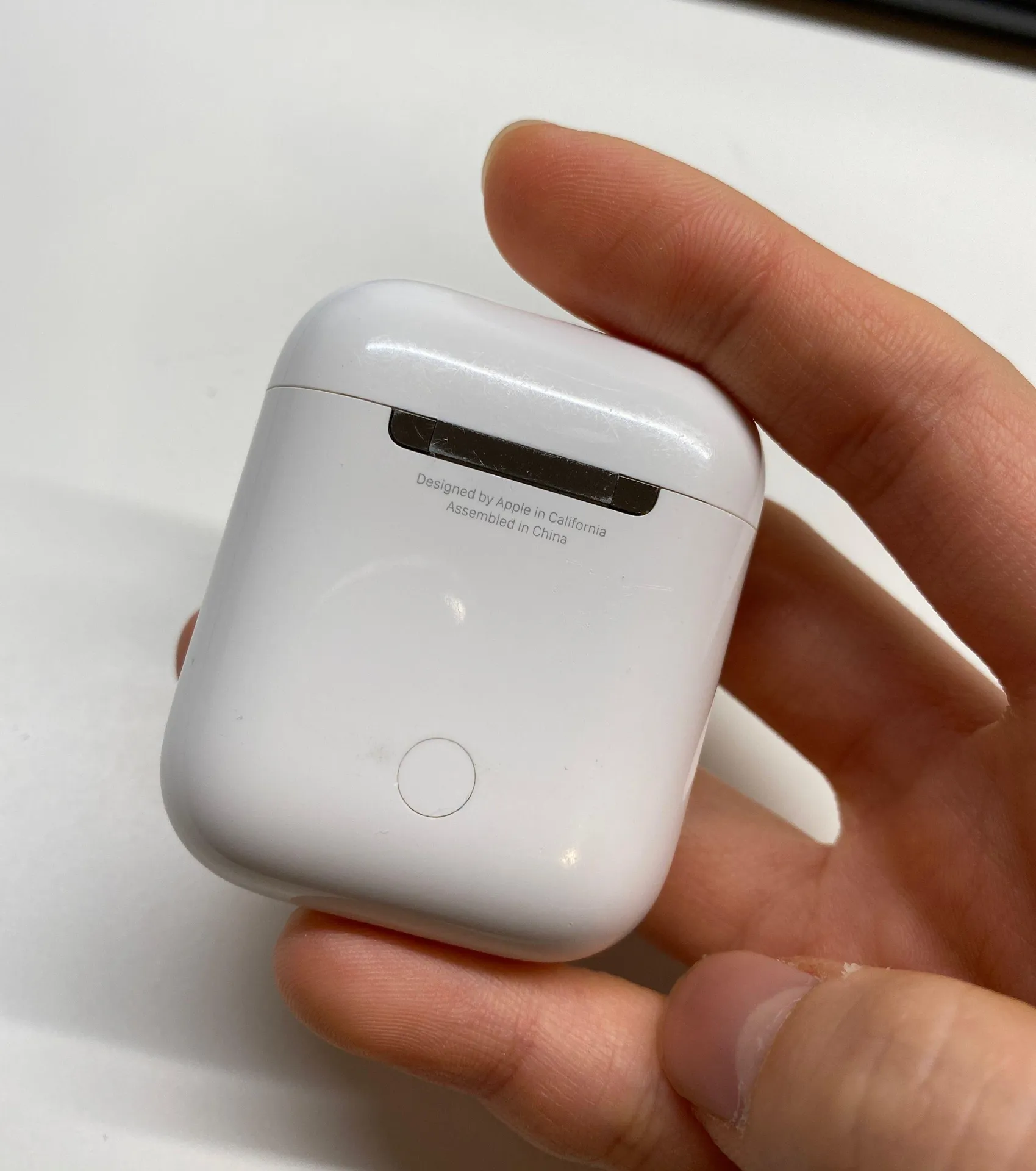 Apple AirPods Charging Case - Image 3