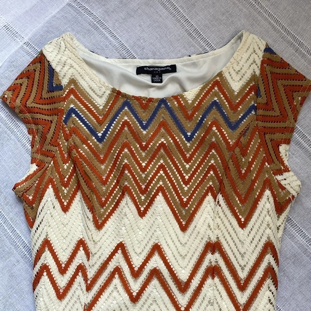 Sharagano crochet NWOT shortsleeved dress in earth tones. - Image 3
