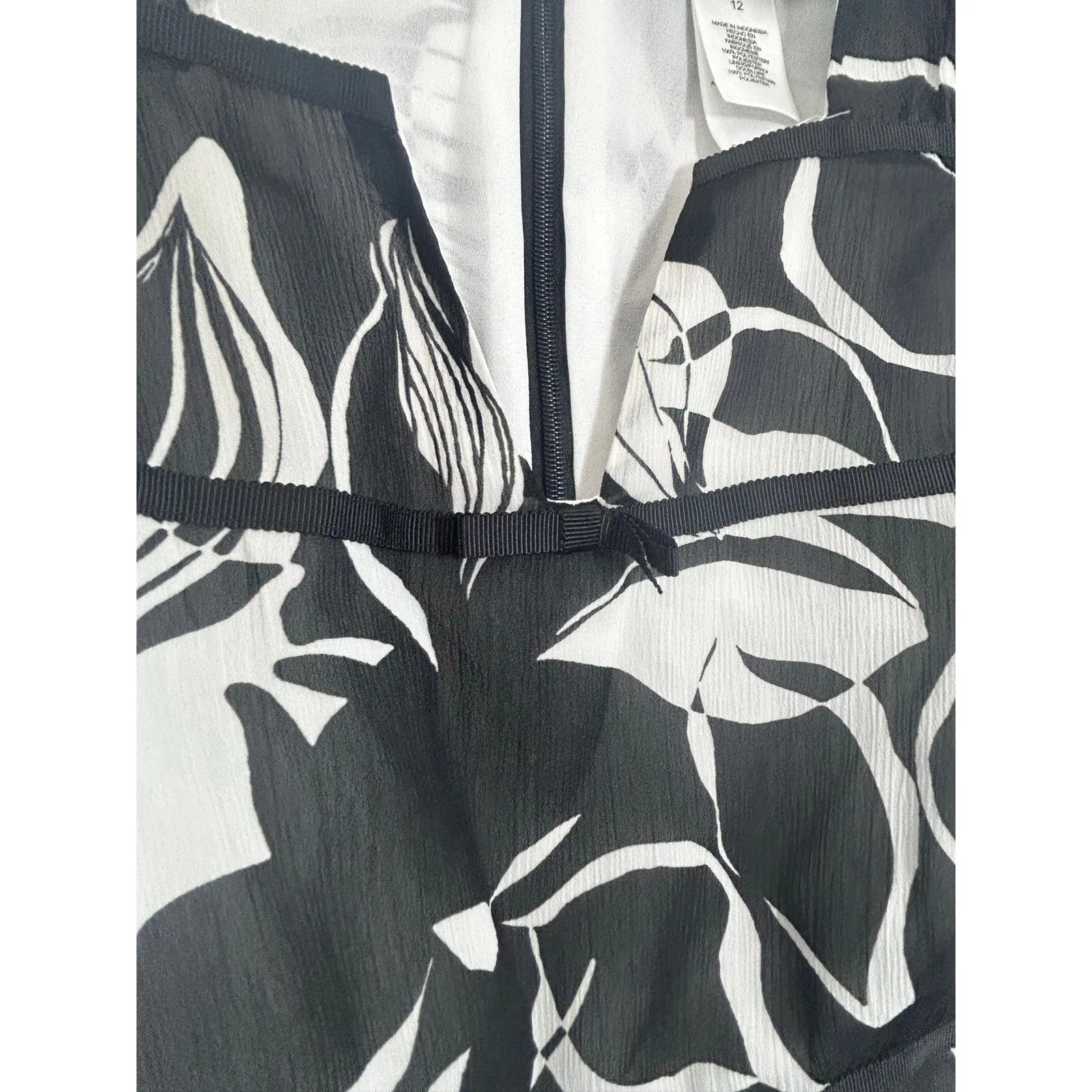 Emma James Blouse 12 Black White Tropical Floral Sleeveless Country Club NWT - Image 2