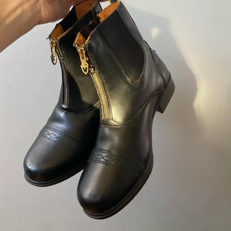 Black leather equestrian ankle boots with gold zippers and short heel 🔥 Size 5 - Image 3