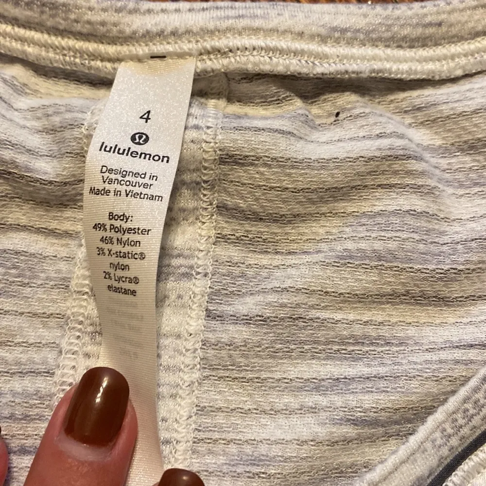 Lululemon Heathered Off White Gray Long Sleeve Top - Image 2