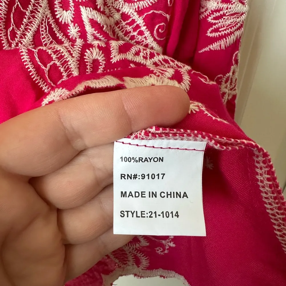 Solitaire Anthropology Women’s Pink Floral Embroidered Top Size L - Image 5