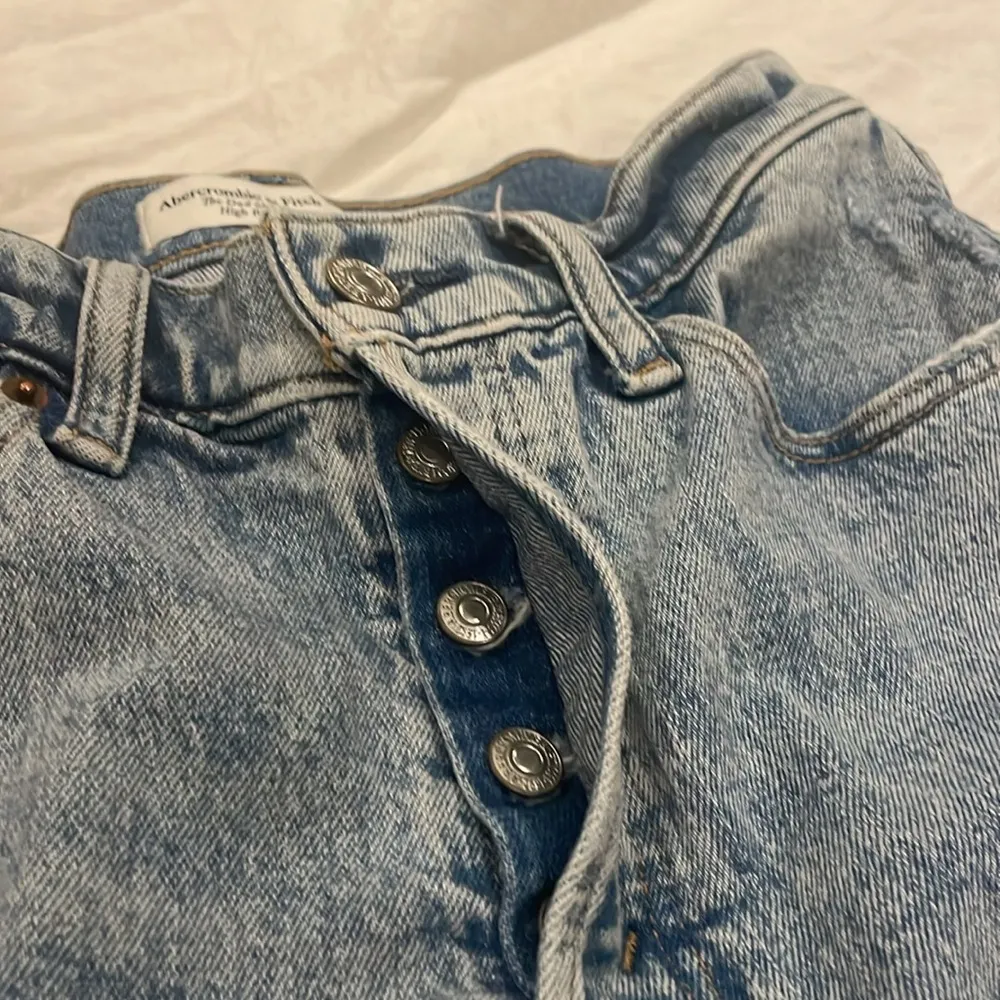 Abercrombie and Fitch - Image 4