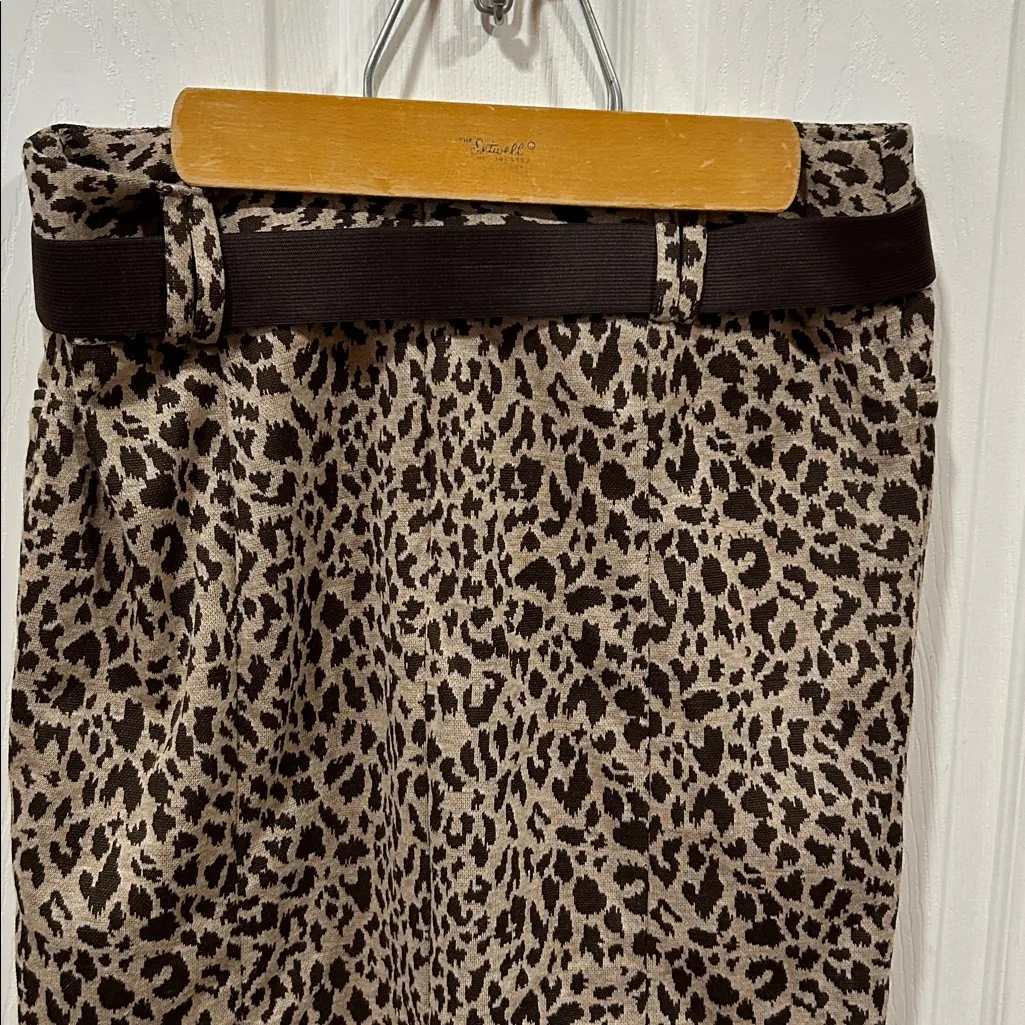 Chic Cheetah Print Skirt with Removable Belt – Size 8 - Image 5