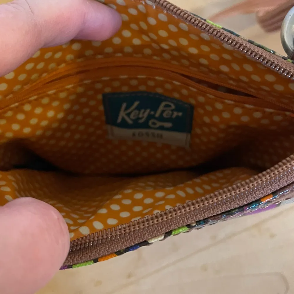 Fossil Key-Per Oil Cloth Crossbody - Image 7