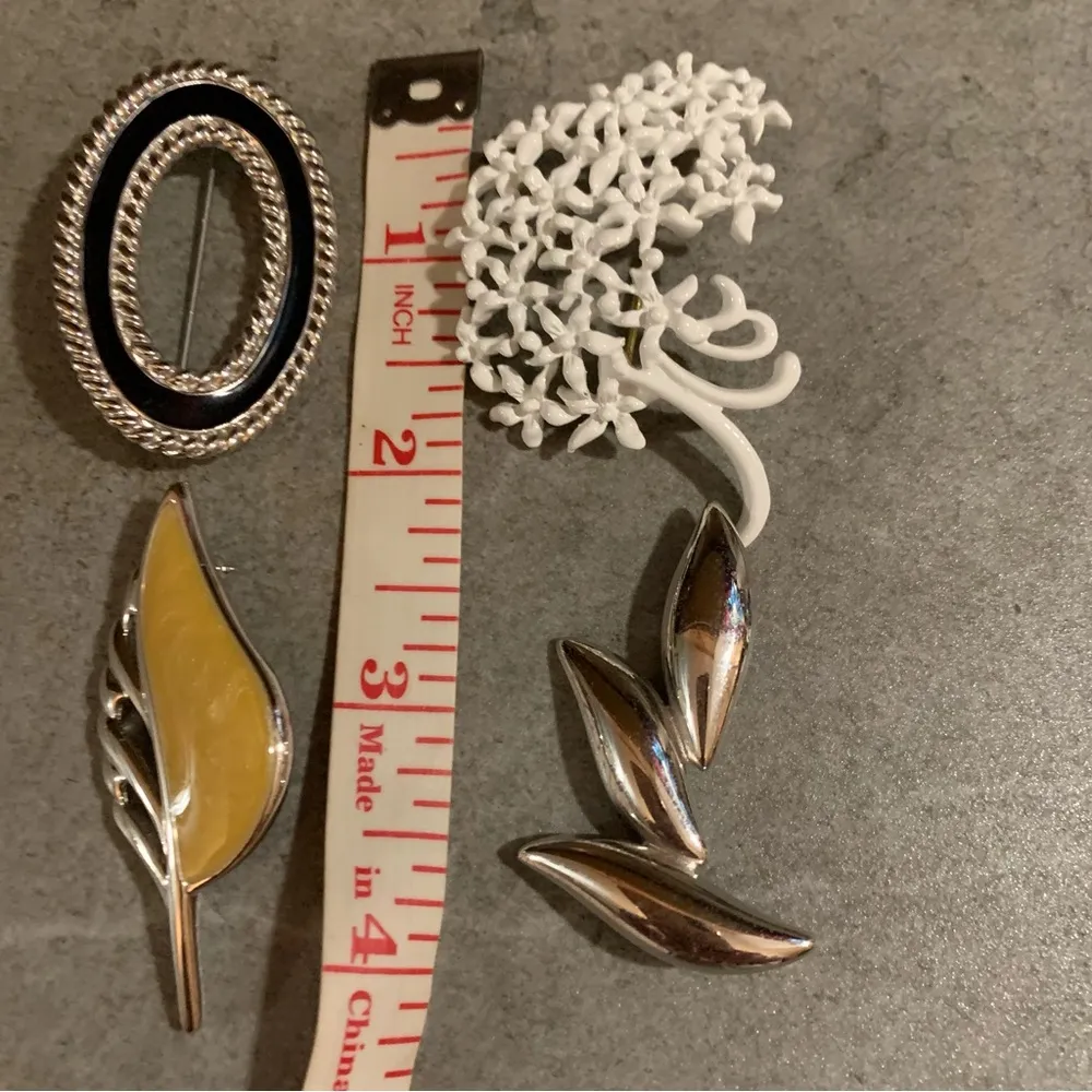 Monet Brooch Set with Yellow, White, and Silver Tones Yellow - Image 7