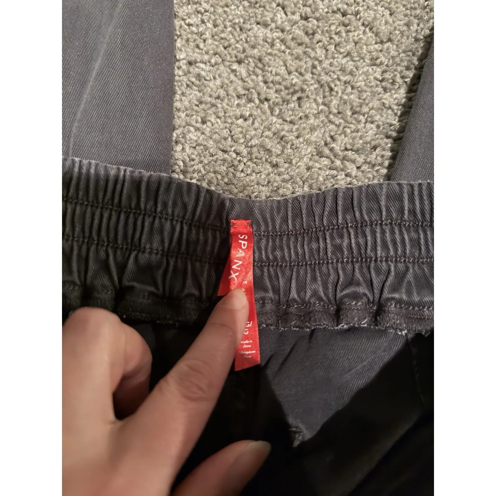 Spanx Women's Stretch Twill Cargo Joggers L Gray - Image 4