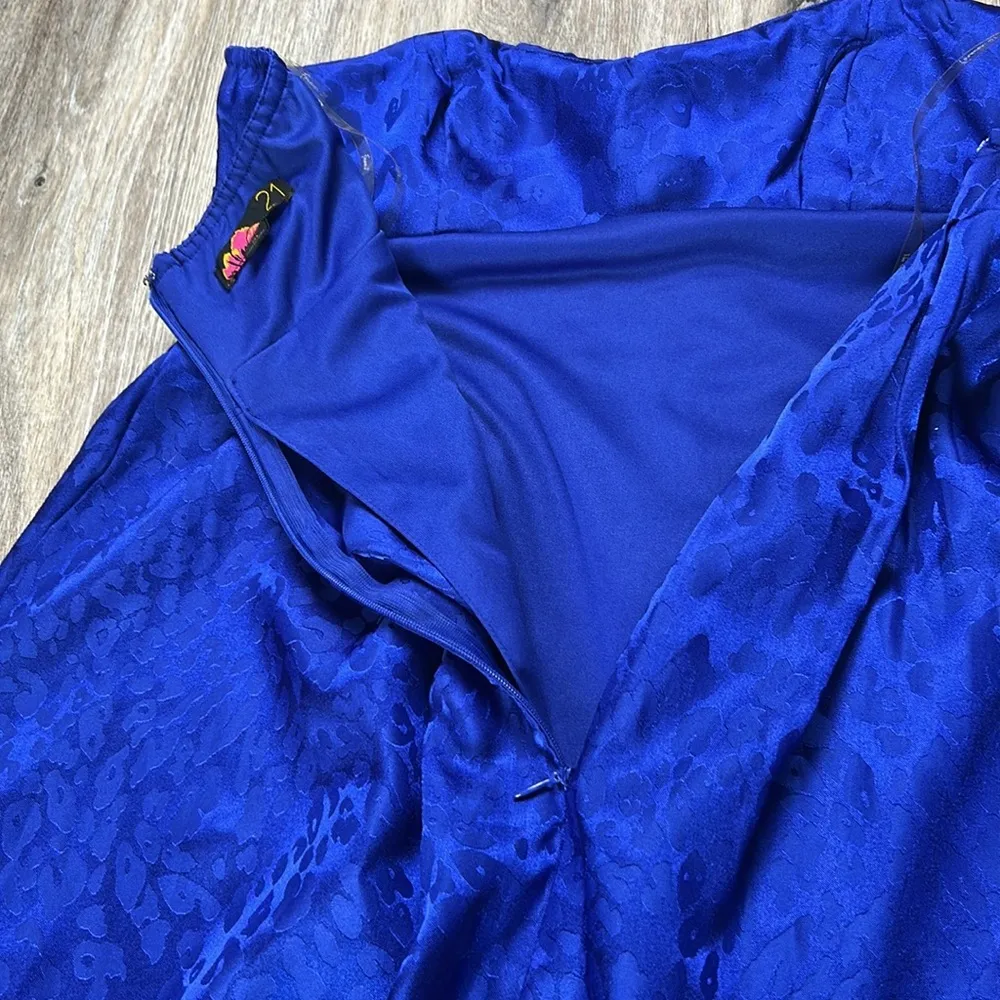 Forever 21 Strapless Royal Blue Dress Size Medium - Image 16
