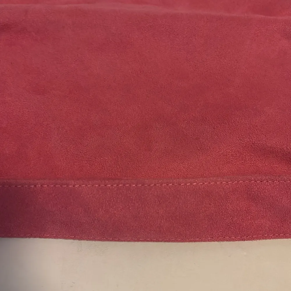 CLINQUE PINK FAUX SUEDE CLUTCH/HAND BAG WITH SILVER HANDLE 
ADORABLE 💗💗💗💗 - Image 3