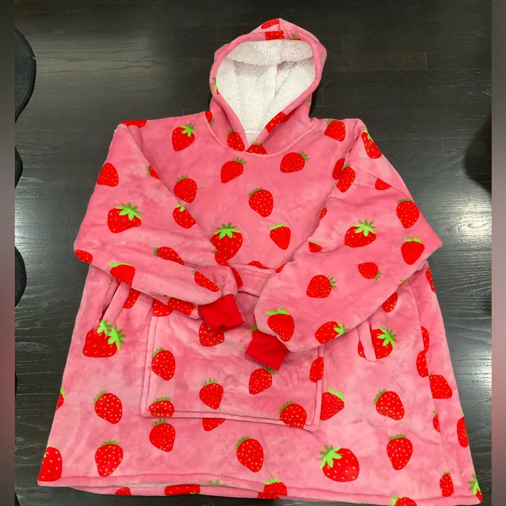 SUPERSIZED STRAWBERRY HOODIE WITH POUCH AND POCKETS Size undefined - Image 5