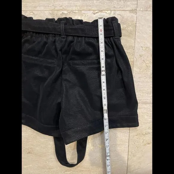 Express Shortie Extreme High Rise Faux Leather Shorts size 2 W/‎ Belt - Image 6