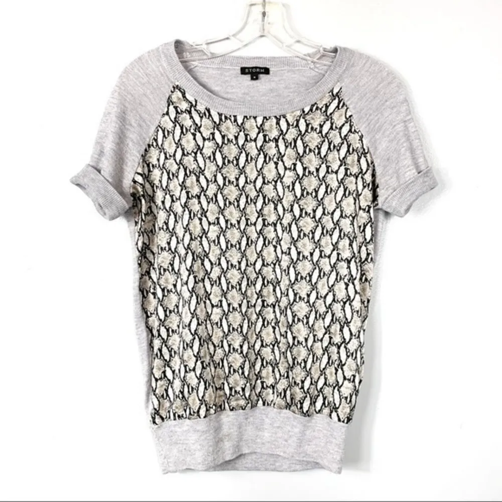 Storm Gray Snake Print Short Sleeve Sweater Knit Top Casual Womens Size 6 Women - Image 2