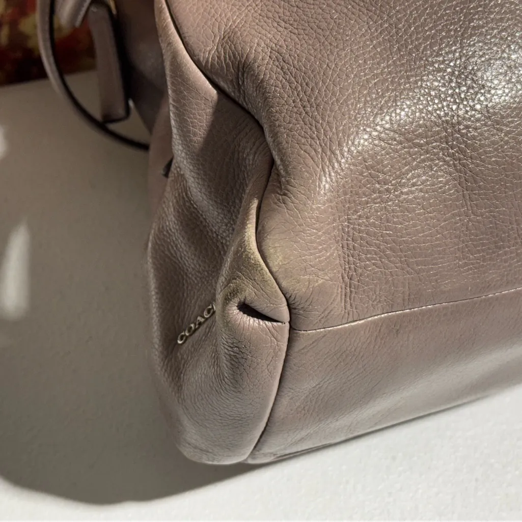 Authentic COACH F1376-26224 Pebbled Leather Hobo Shoulder Bag Dusty Lilac Taupe - Image 4