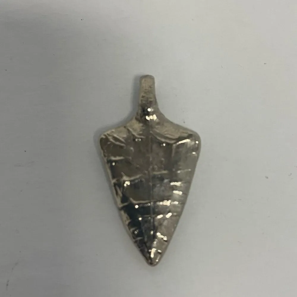 Vintage Silver Toned Hammered Arrowhead Pendant Charm - Image 5