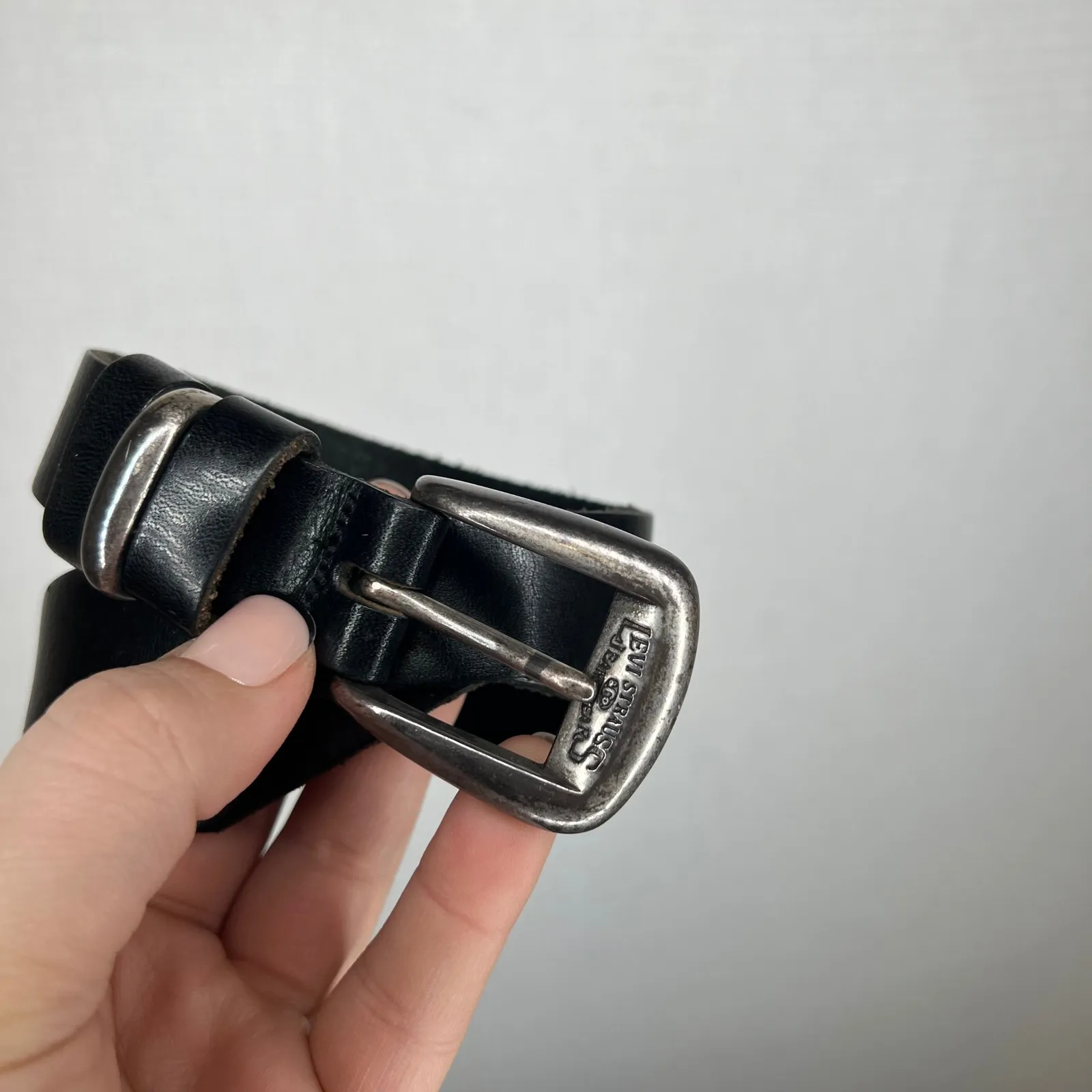 Levi's Womens Black Leather Belt Silver Buckle Full Grain Cowhide Made USA - Image 2