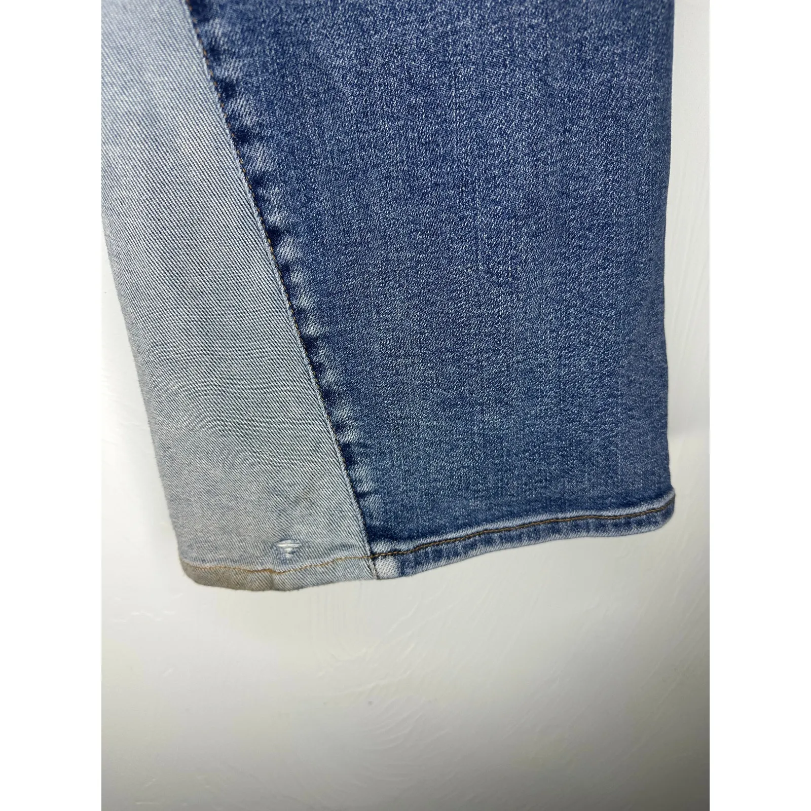 Judy Blue Flare Fit Denim Jeans Two Toned Women's Plus Size 16W Mid Rise Stretch - Image 5