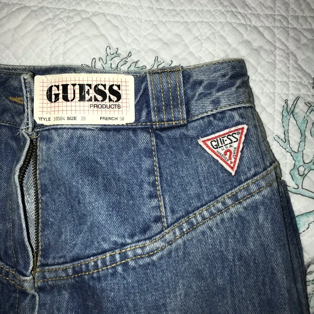 NWT VINTAGE GUESS DENIM SKIRT - Image 3