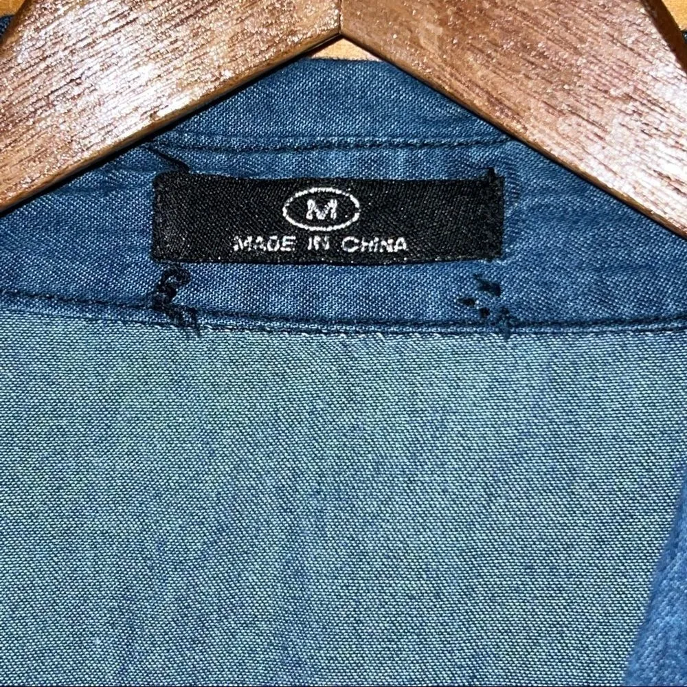 Chambray sleeveless snap front tank with pockets women’s size medium - Image 6