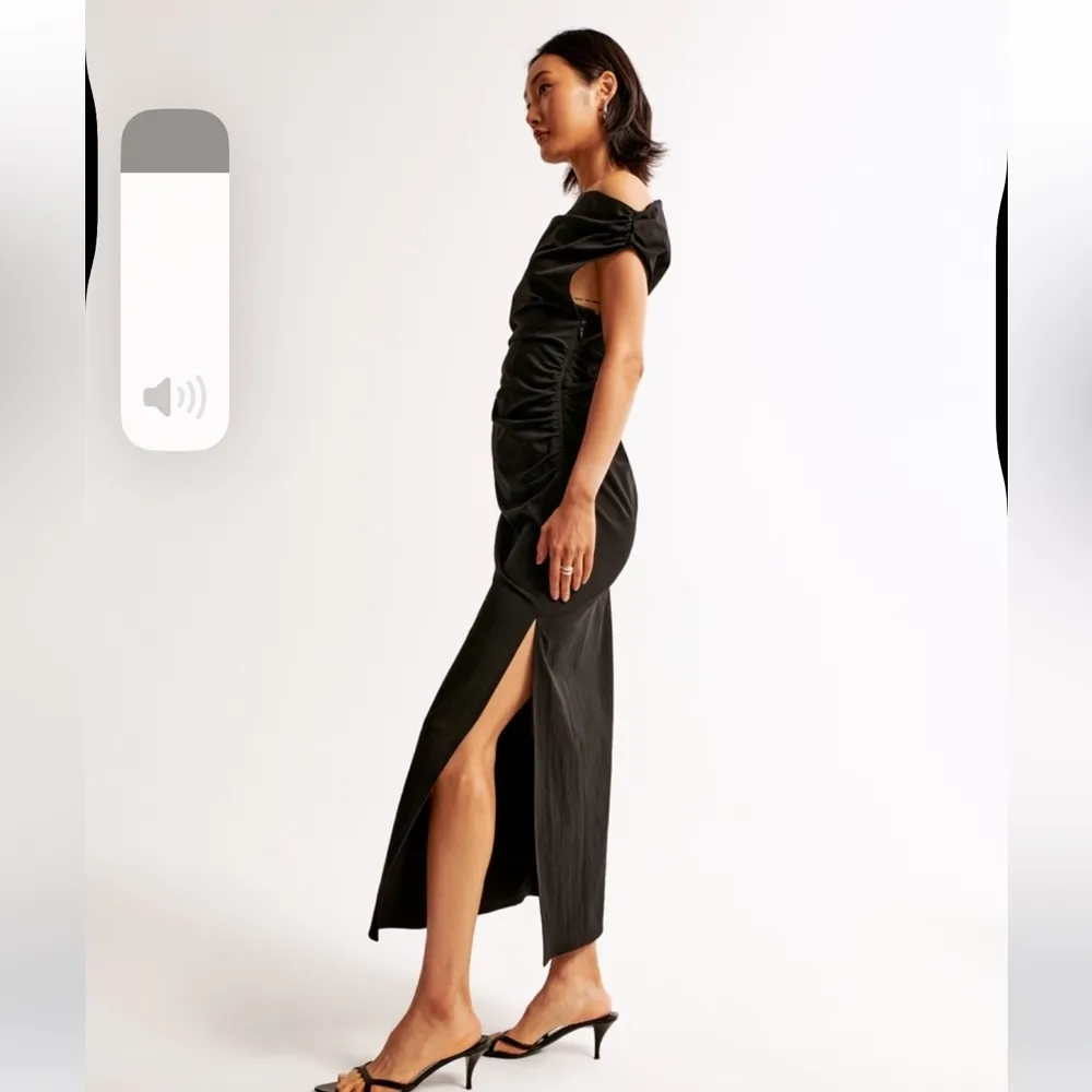 Abercrombie and fitch off the shoulder draped mini dress - Image 3