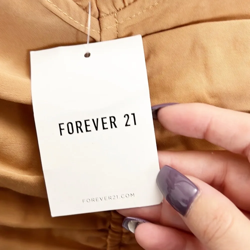 Forever21 Women’s Camel Club Party Ruched Cropped Tank Top NEW - Image 4