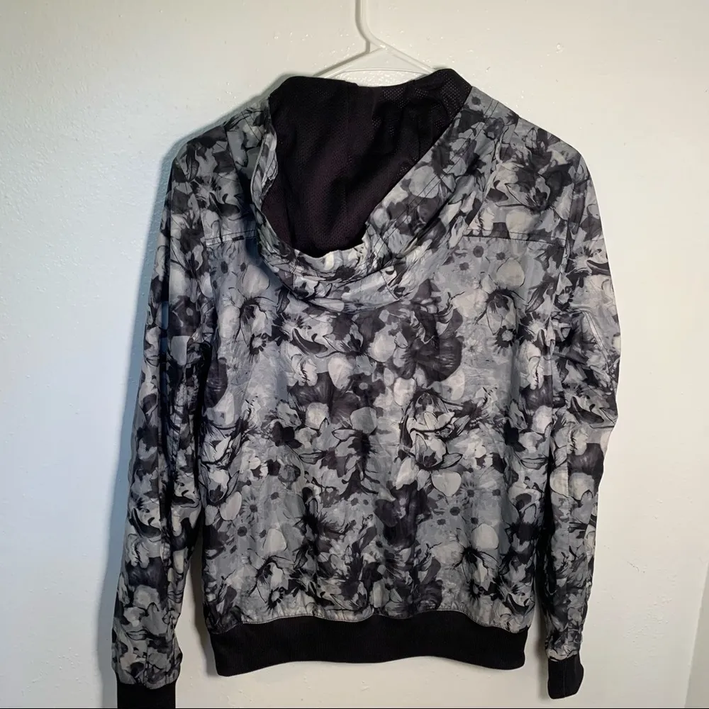 Ideology Full Zip Athletic Black Gray Floral - Image 7
